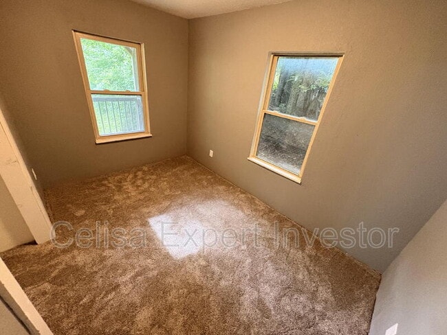 Photo - 1419 Huestis Ave