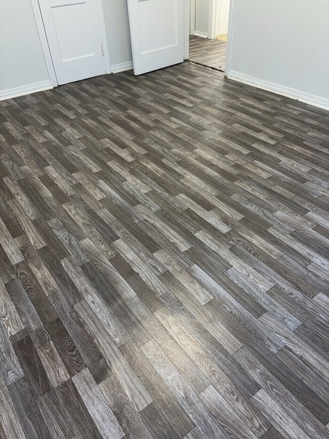 Photo - 501 Casey St