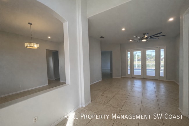 Photo - 816 Grand Rapids Blvd