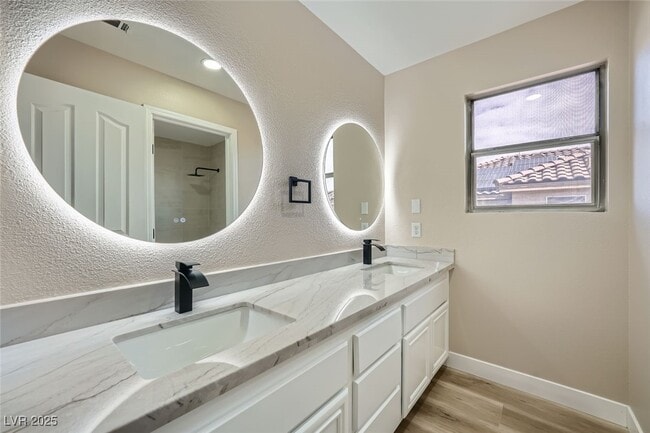 Photo - 9272 W Viking Rd