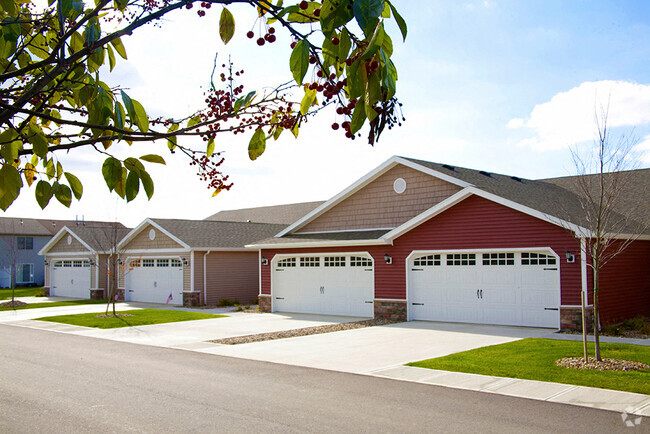 Building Photo - Redwood Fort Wayne Wallen Road Rental