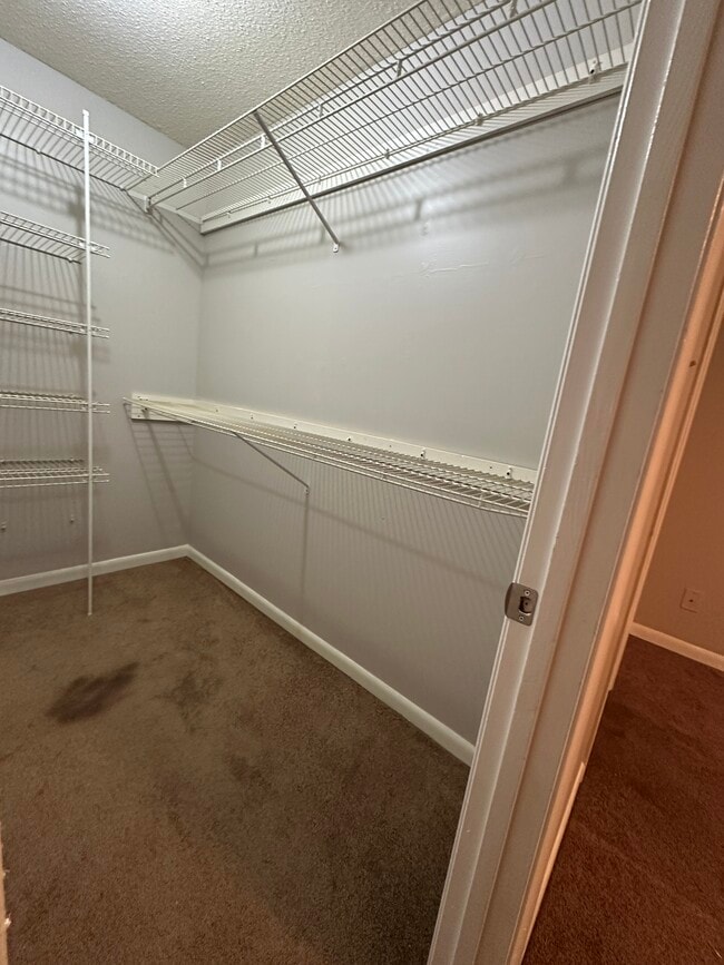 Building Photo - 1801 Windover Pl SW Unit Upper