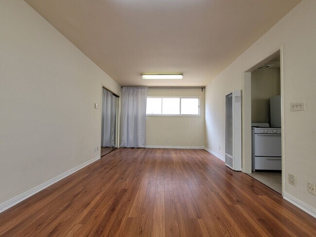 5165-5165 1/2 Santa Monica Blvd Unidad 5165 1/2 Unit B