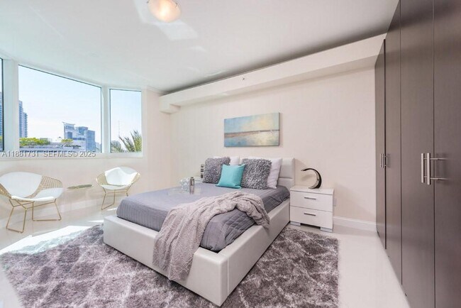 Photo - 300 South Pointe Dr Unit 706