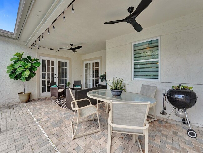 Photo - 4960 SW 89th Ave