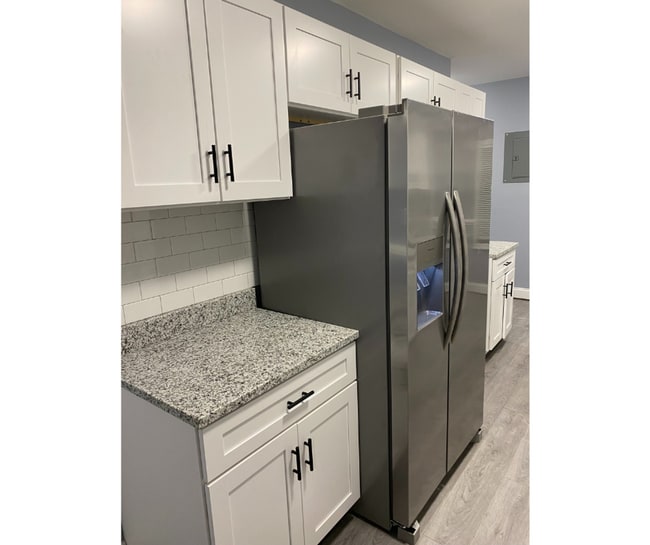 Photo - 6504 Armstrong Ave Unidad BB $650 AVAILABLE BB