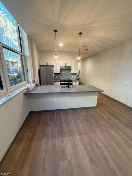 Photo - 70 W Grand St