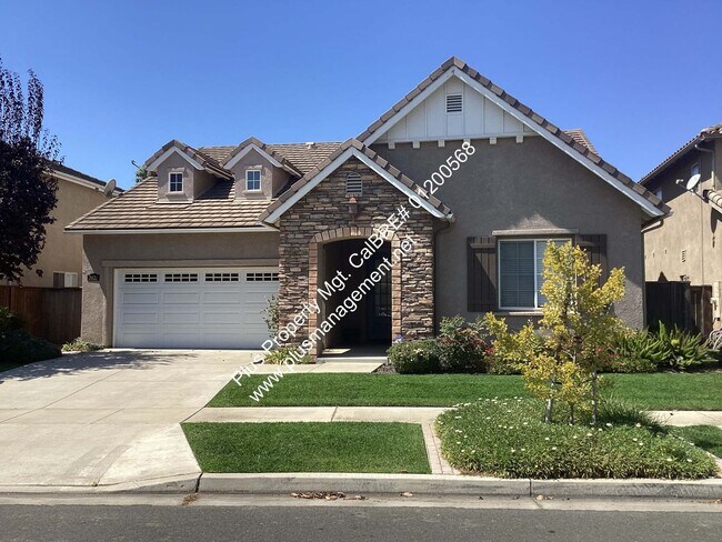 Building Photo - Beautiful Traditions Single Story Home is Centrally Located Near Shopping/101 Frwy