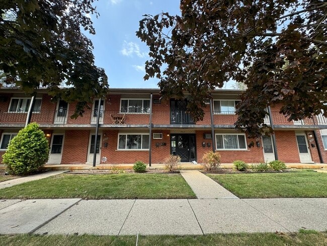 Building Photo - 3414 13th St