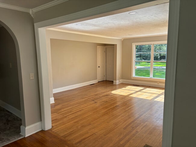 Photo - 4650 Manila Dr