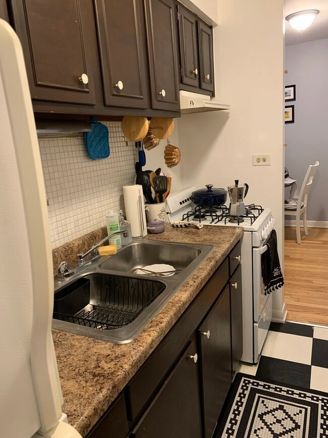 Photo - 541 W Oakdale Ave