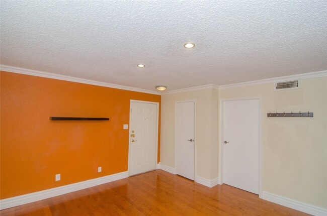 Photo - 2750 Holly Hall St