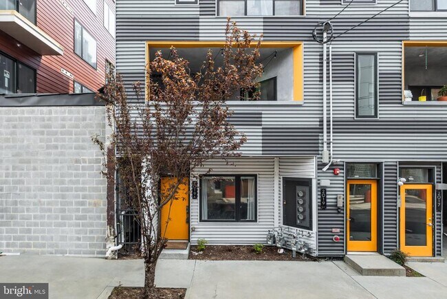 Building Photo - 2019 Blair St Unit 3A