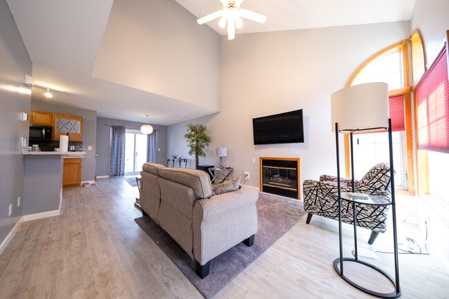 Photo - 1039 Fillmore Cir NE