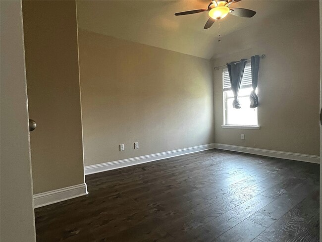 Building Photo - 307 Maverick Run Ct