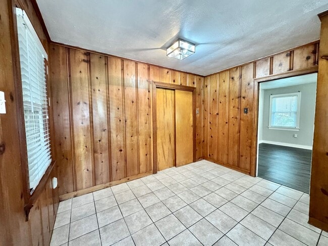 Photo - 3 Bed 2 Bath Home in Hundred Oaks Subdivision