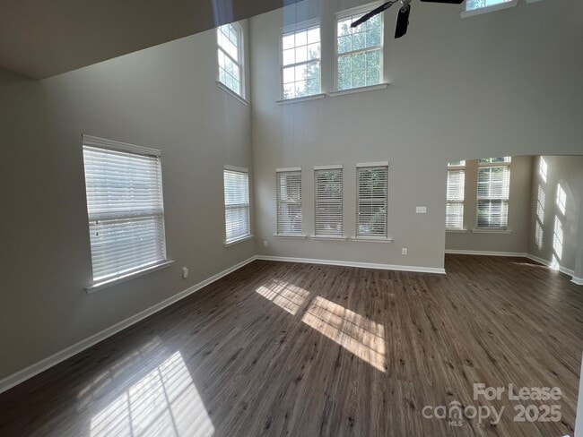 Photo - 18429 Streamline Ct