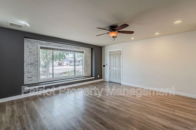 Photo - 3901 N 83rd St