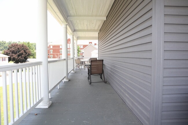 Photo - 502 4th St