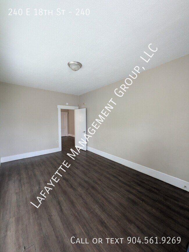 Photo - 240 E 18th St Unit 240