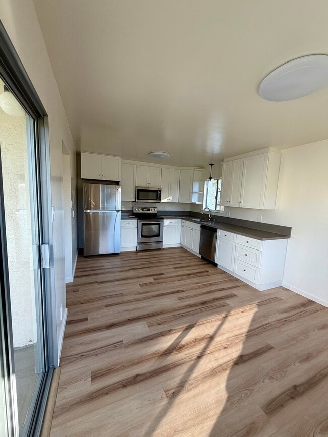 Newly Remodeled Kitchen - 1429 Bay St Unit D