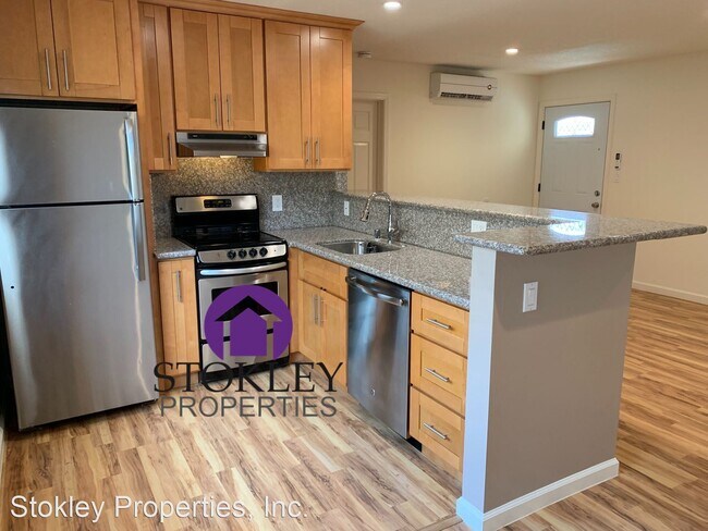 Photo - 950 Dewing Ave