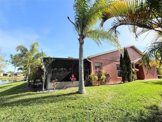 Photo - 585 Grand Canal Dr