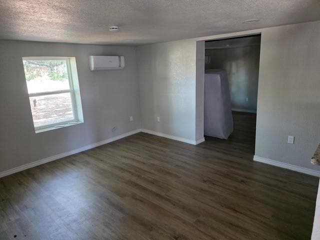 Photo - 147 Walnut Rd