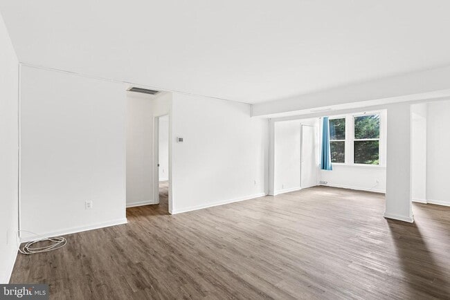 Building Photo - 9629 White Acre Rd Unit B-2