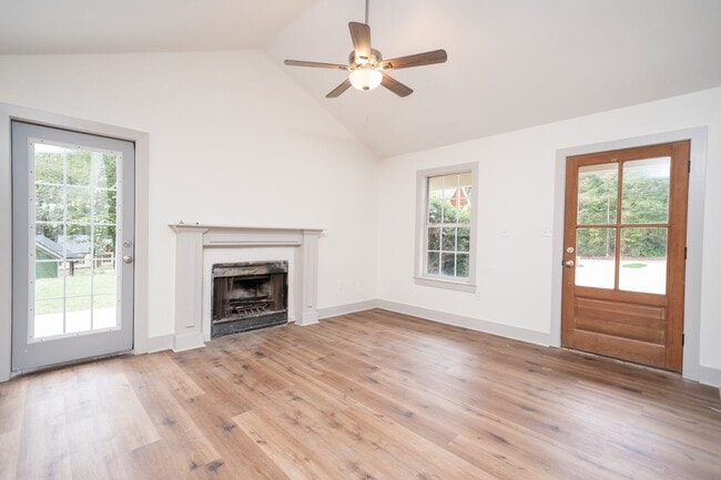 Photo - 3BR/2BA Home Unit 112 CR 102