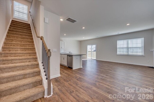 Photo - 587 King Clover Ln