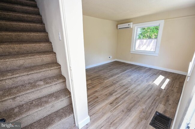 Photo - 1014 Cecil St