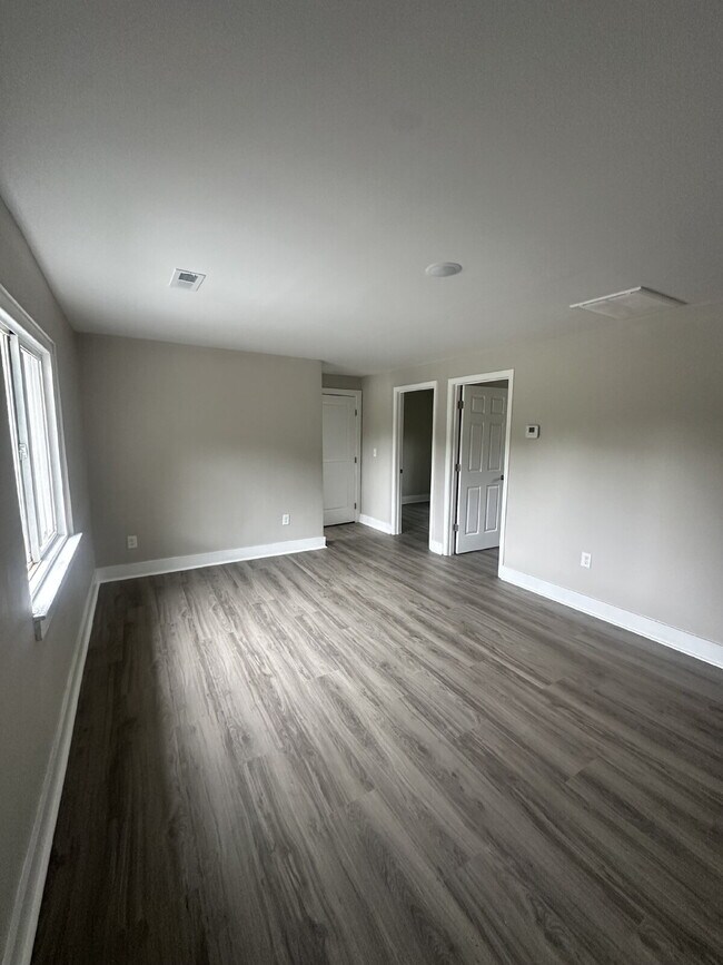 Newly Renovated 2 Bedroom Apartment in West Greenville