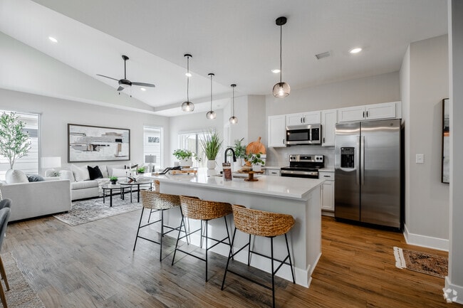 Interior Photo - Porchlight at Auburn Hills Rental