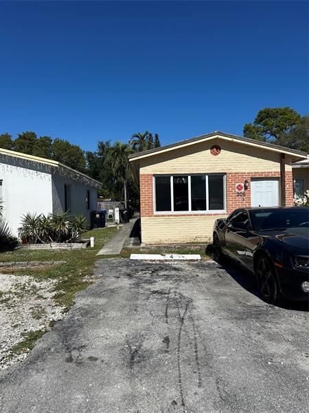 Photo - 205 SE 22nd St Unit 4