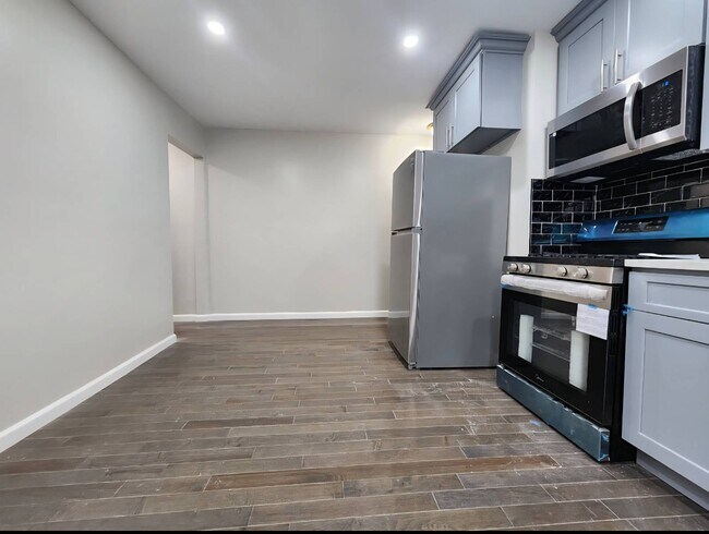 Photo - 115-78 217th St