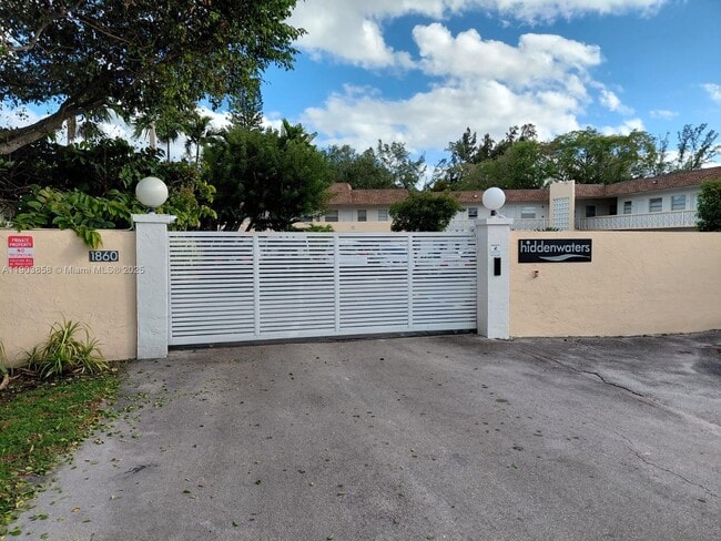 Building Photo - 1860 Venice Park Dr Unit 130