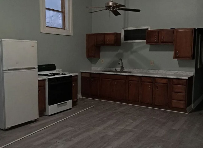 Building Photo - 1402 7th Ave