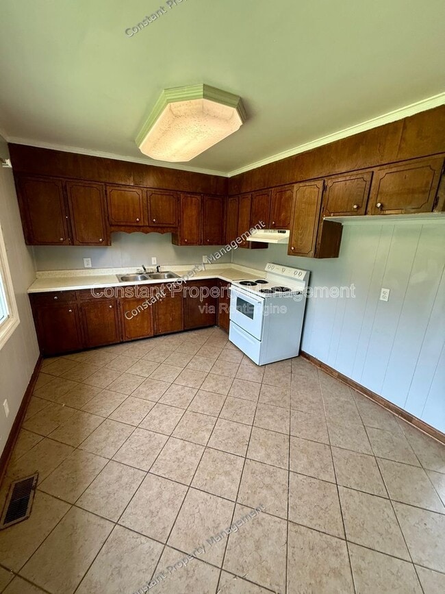 Photo - 3343 Ohara Dr S