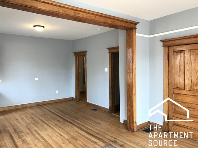 Photo - 2215 S Albany Ave Unidad 1F