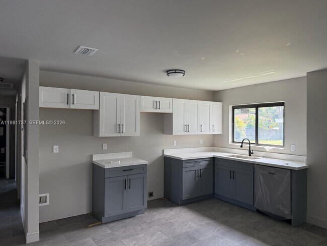 Photo - 2810 NW 9th Ct