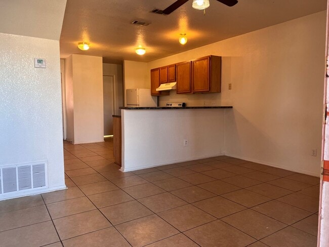 Photo - 1102 Leslie Cir Unit C