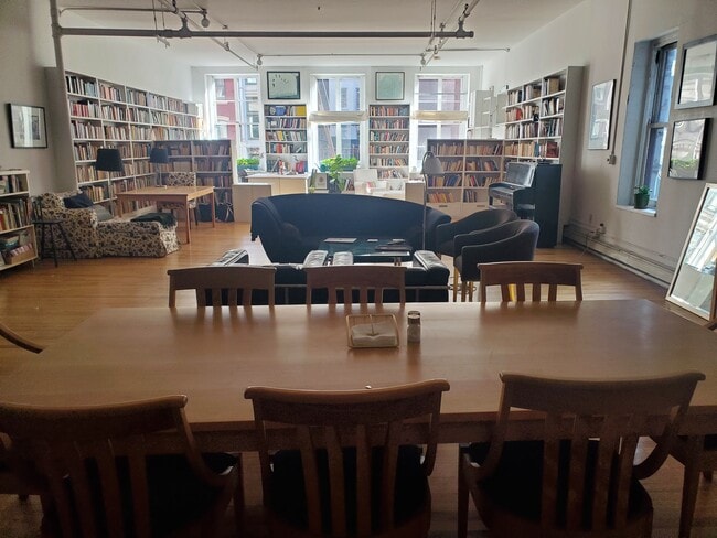 Building Photo - 471 Broadway Unit #2