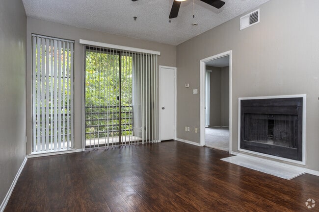 1BR, 1BA - 687SF - Soho