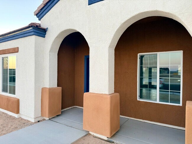 4022 Eric Salazar Pl