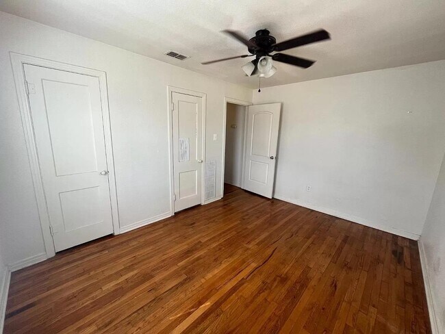 Photo - 4601 32nd St