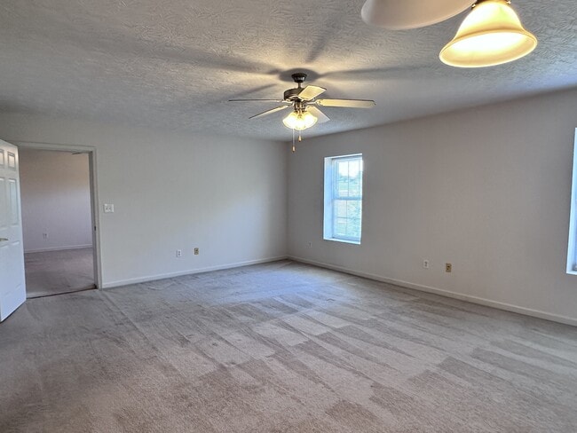 38 Rosette Ln