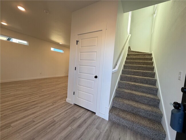 Photo - 1051 States Ave