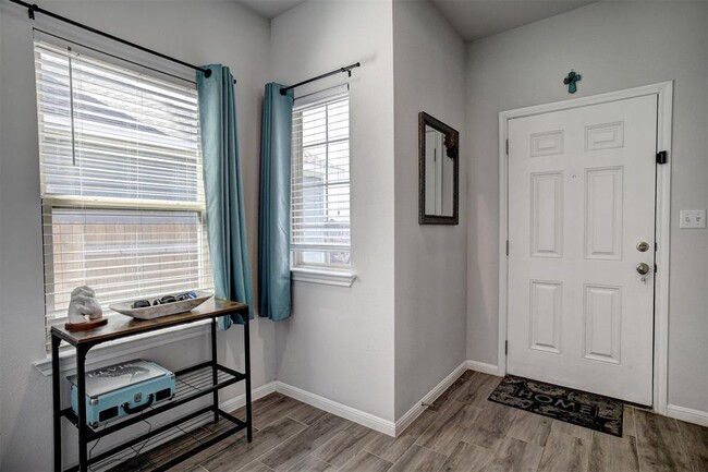 Photo - 205 Driftwood Ln