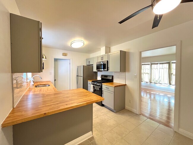 Photo - 3531 41st St